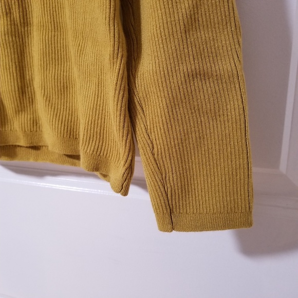 Sweater - Picture 3 of 4